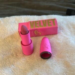 Jeffree Star velvet trap lipstick